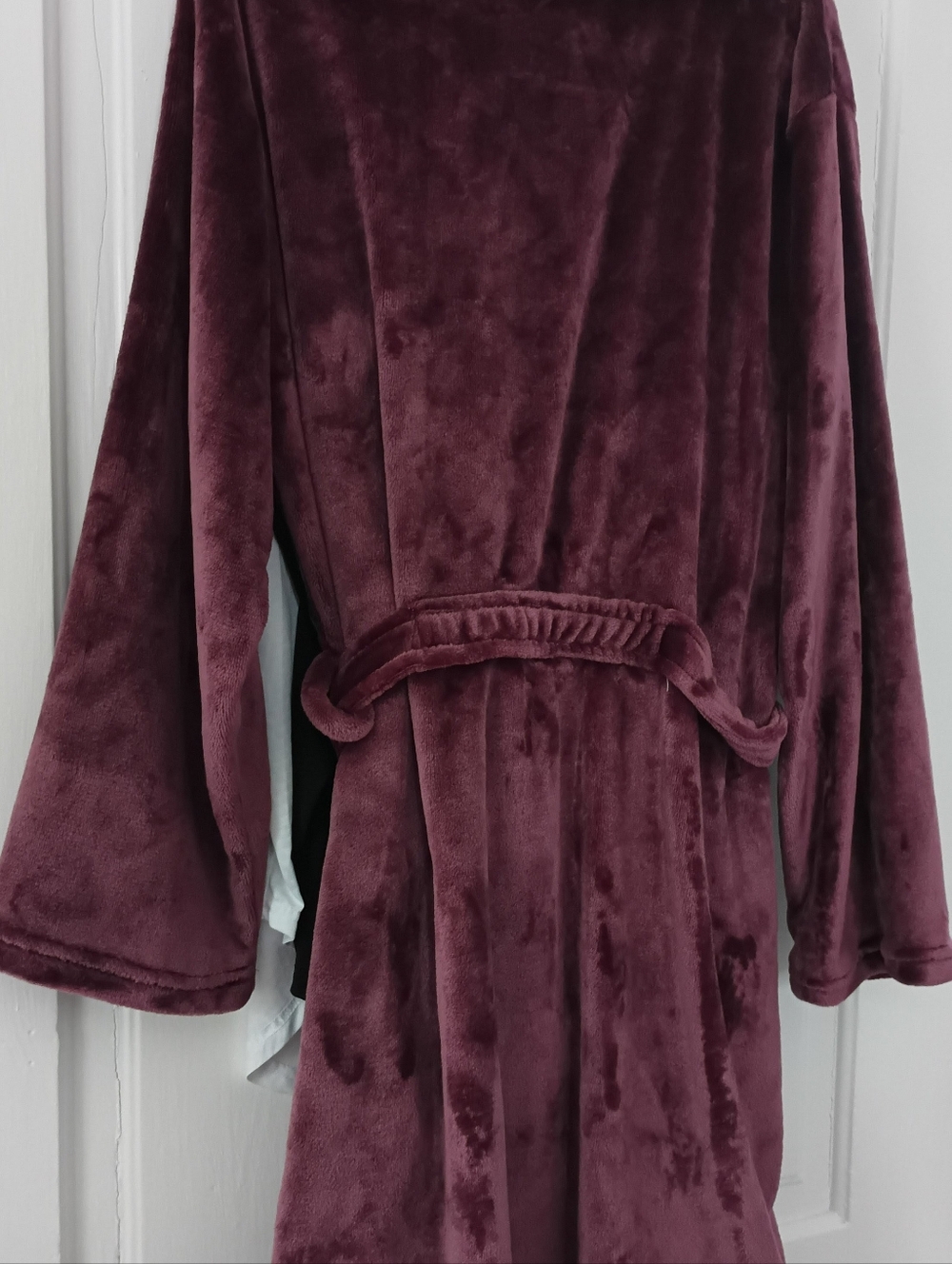 Woman's Robe - Picture 2 of 6